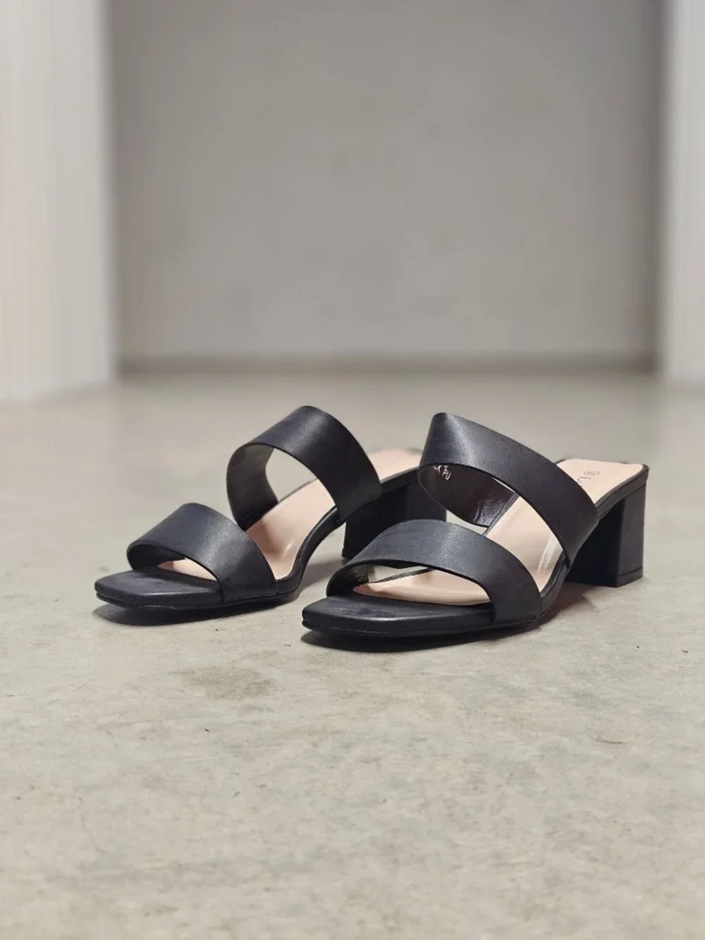 Black Block Heel Slide Sandals With Double Straps Open Toe & Square Heel Design - Picture 13 of 13